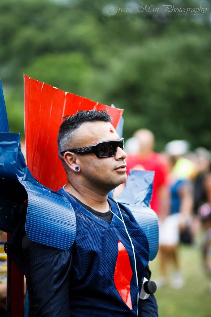 IMAGE: http://i600.photobucket.com/albums/tt88/19Snowman84/E%20Bday/character-614_zpseecdead9.jpg